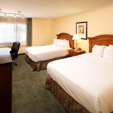 Red Lion Hotel Wenatchee City Center Экстерьер фото