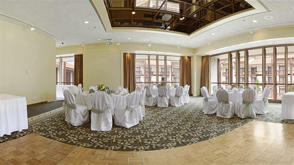 Red Lion Hotel Wenatchee City Center Экстерьер фото