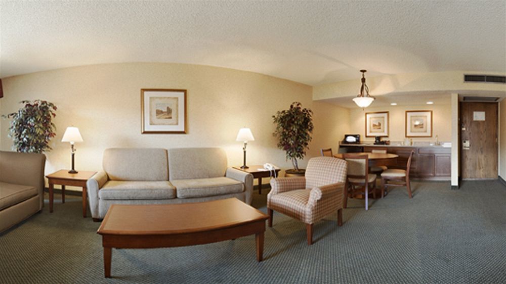 Red Lion Hotel Wenatchee City Center Экстерьер фото