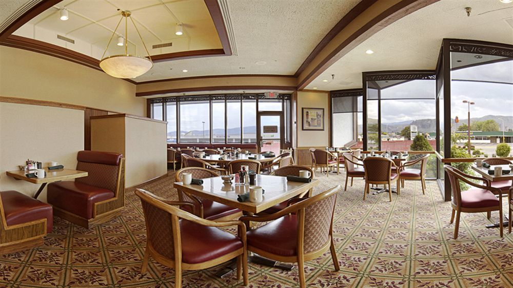 Red Lion Hotel Wenatchee City Center Экстерьер фото