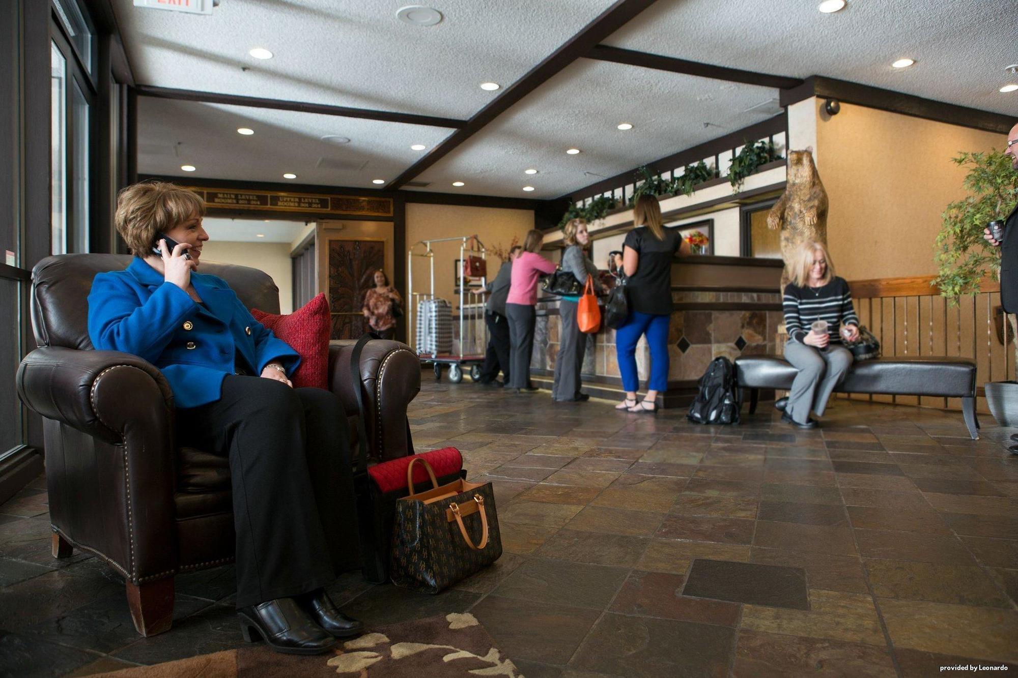 Red Lion Hotel Wenatchee City Center Экстерьер фото
