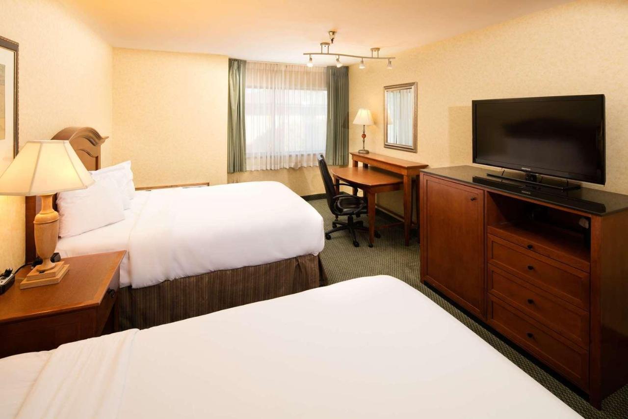 Red Lion Hotel Wenatchee City Center Экстерьер фото